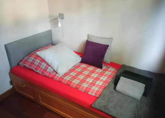 Niewielki Pokoj Jedno Lub Dwuosobowy W Duzym Mieszkaniu W Gdansk Wrzeszcz Ul Smoluchowskiego Kolo Akademii Medycznej - Cooliving