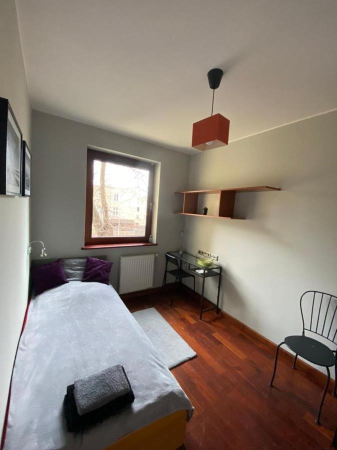 Privat overnatting Niewielki Jedno Lub Dwuosobowy W Duzym Mieszkaniu W Wrzeszcz Ul Smoluchowskiego Kolo Akademii Medycznej - Cooliving *