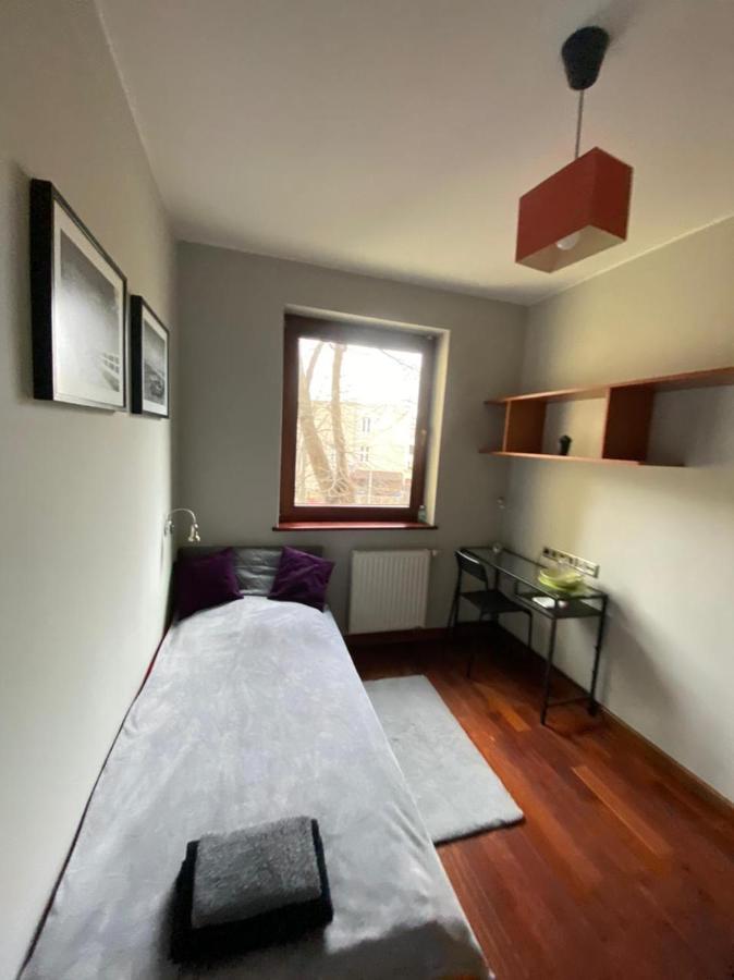 Niewielki Jedno Lub Dwuosobowy W Duzym Mieszkaniu W Wrzeszcz Ul Smoluchowskiego Kolo Akademii Medycznej - Cooliving Privat overnatting *